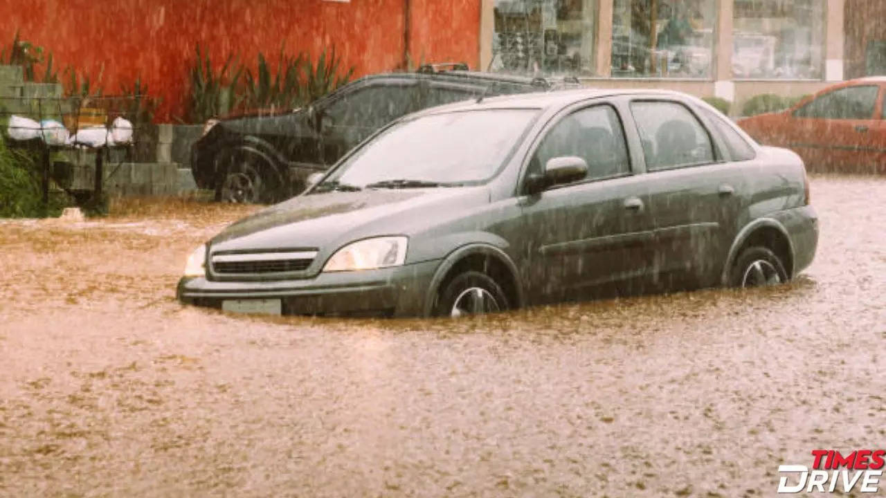 ​Car Stuck In Swollen Drain In Thane, 2 Person Rescued (Above Image Is For Representational Purpose)​