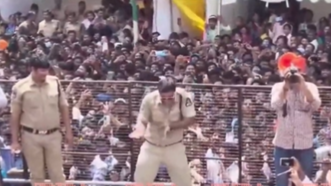 Ganesh Visarjan: Hyderabad Cops' Viral Dance