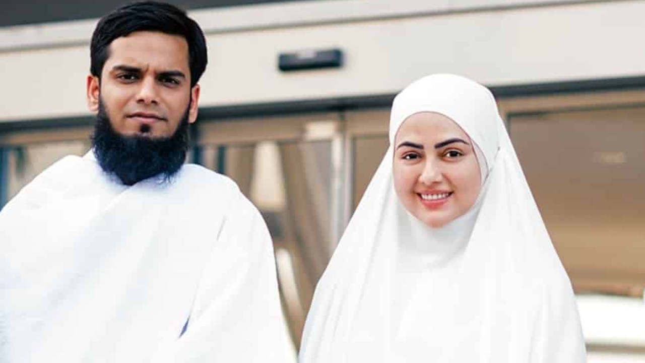 Sana Khan Visits Mecca With Her Little One For The First Time