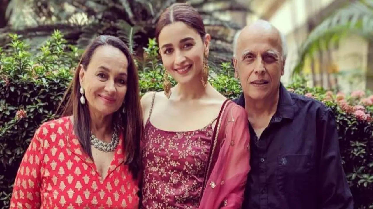 Alia Bhatt Opens Up About Dad Mahesh Bhatt's Alcohol Addiction, Says 'My Parents Struggled To Get...'