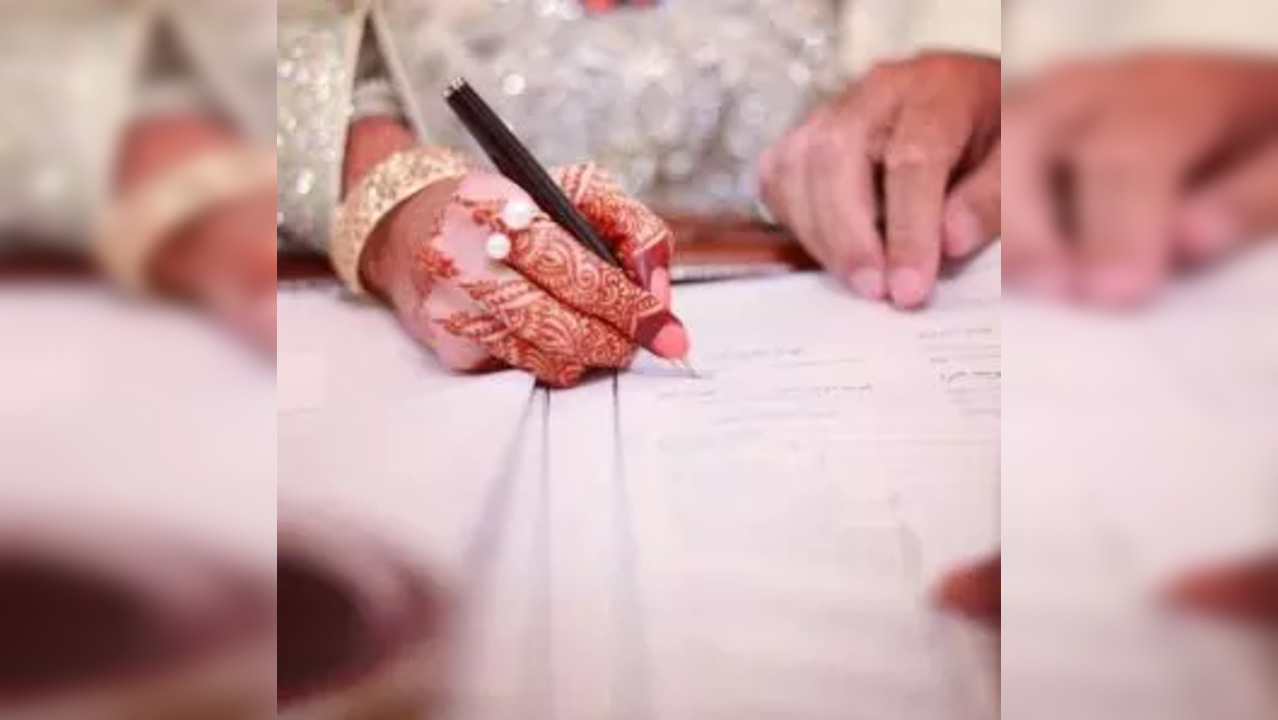 Jab Dil Hi Toot Gaya: Bangaldesh Woman Discovers Boyfriend Married ...