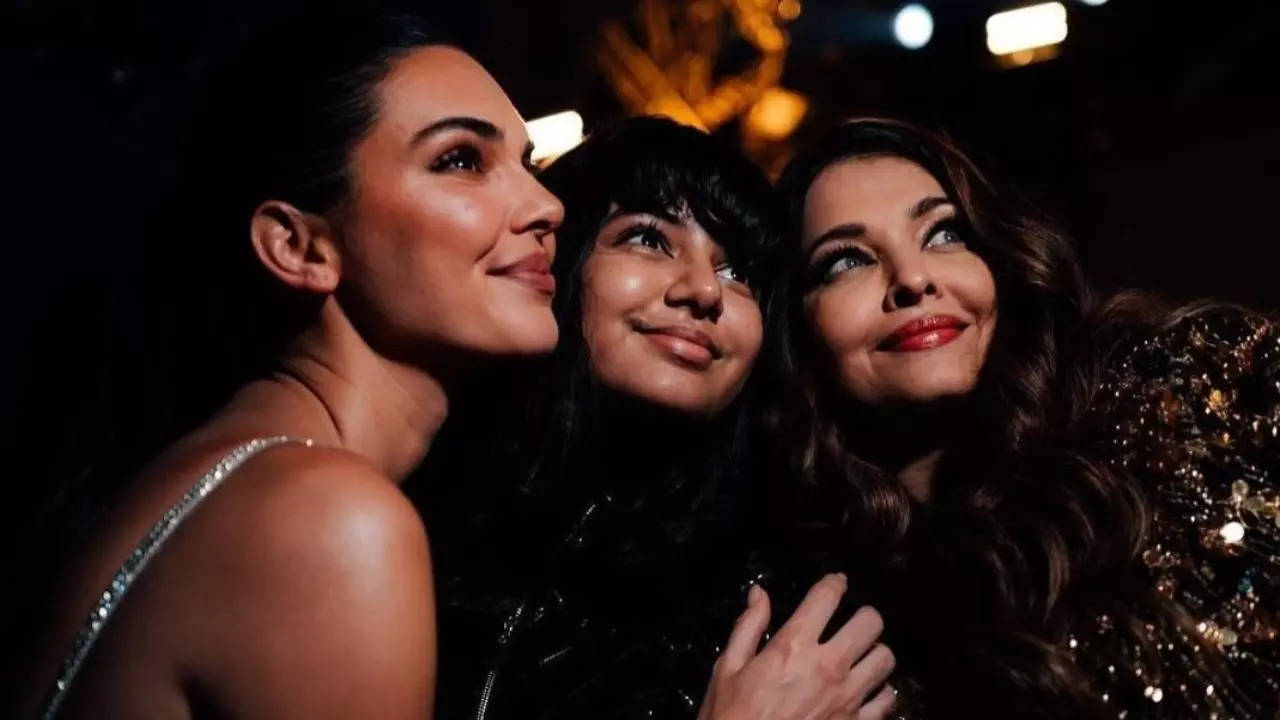 Aishwarya Rai, Kendall Jenner Share A Happy Moment On Paris Fashion Week Ramp. Click Selfie With Aaradhaya