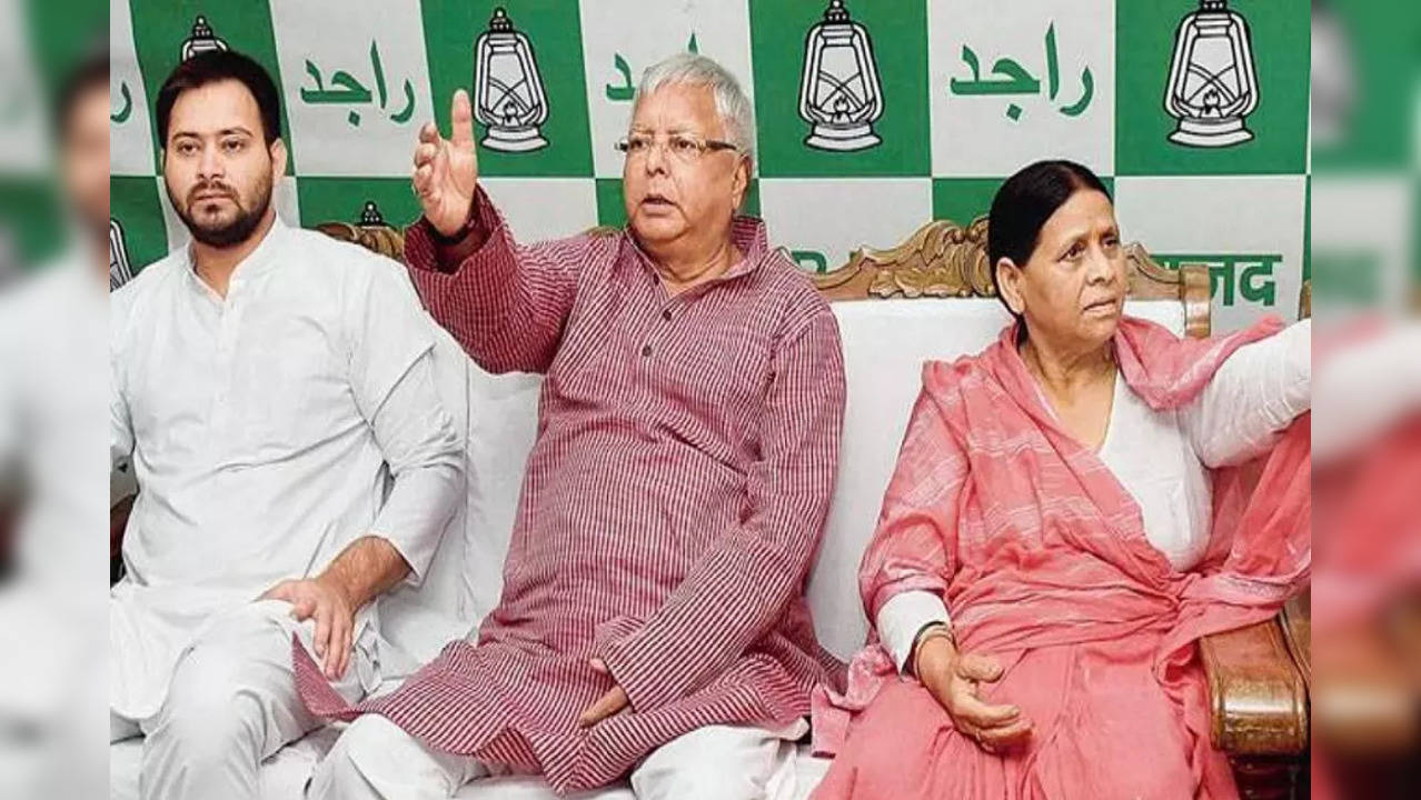 Lalu Yadav, Rabri Devi, Tejashwi Yadav Get Bail In Land for Job scam case