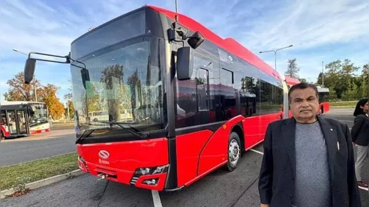 Nitin Gadkari Takes Test Ride Of Electric Trolley Bus That Will Run On Sohna-Jaipur Highway