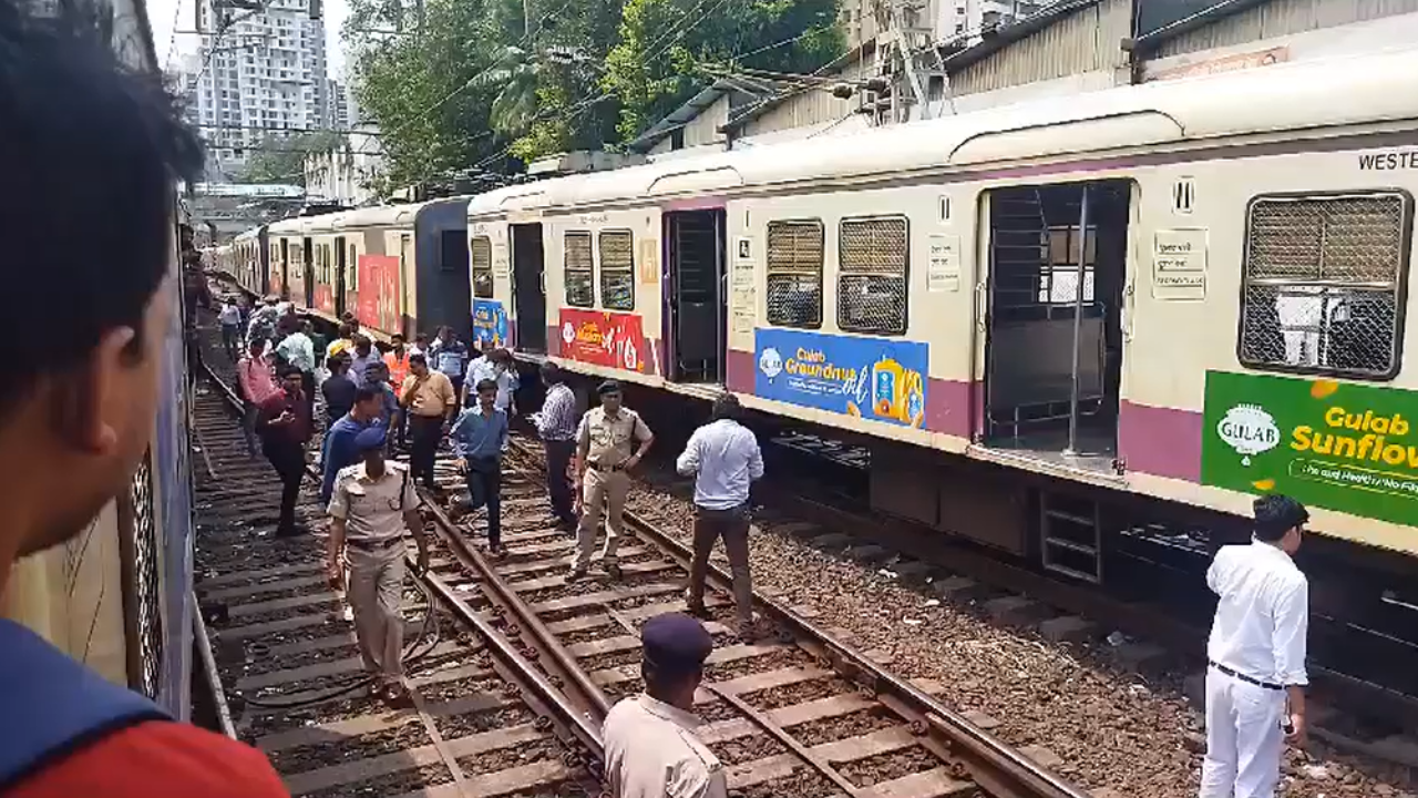 Mumbai: WR Local Trains Delayed by 40-45 Mins Due to Technical Snag