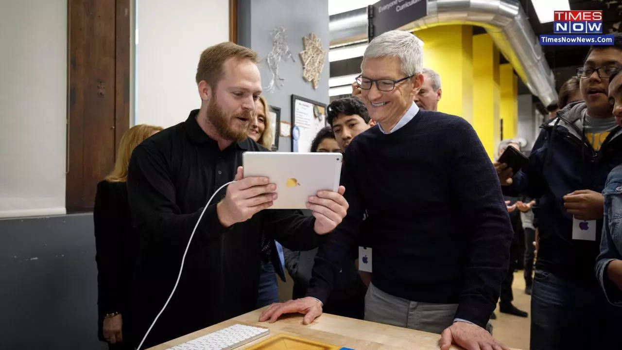 Tim Cook Sells Massive Chunk of His Apple shares; Here's How Much He Earned By Selling Over 5 Lakh Shares