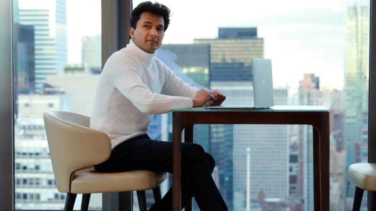 Chef Vikas Khanna to Have Mangaluru Bun with Raw Banana Ghee Roast In His New Menu