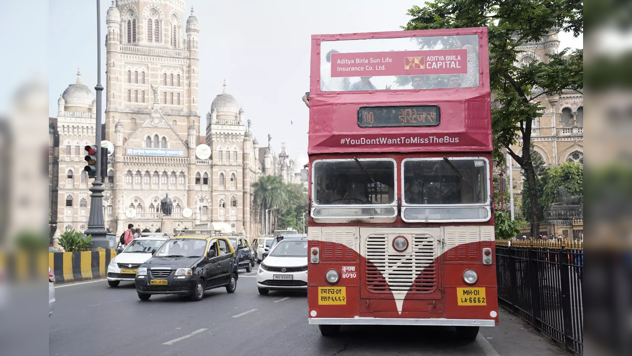 BEST’s Last Open-Deck Double-Decker Bus Bids Farewell After 15 Years