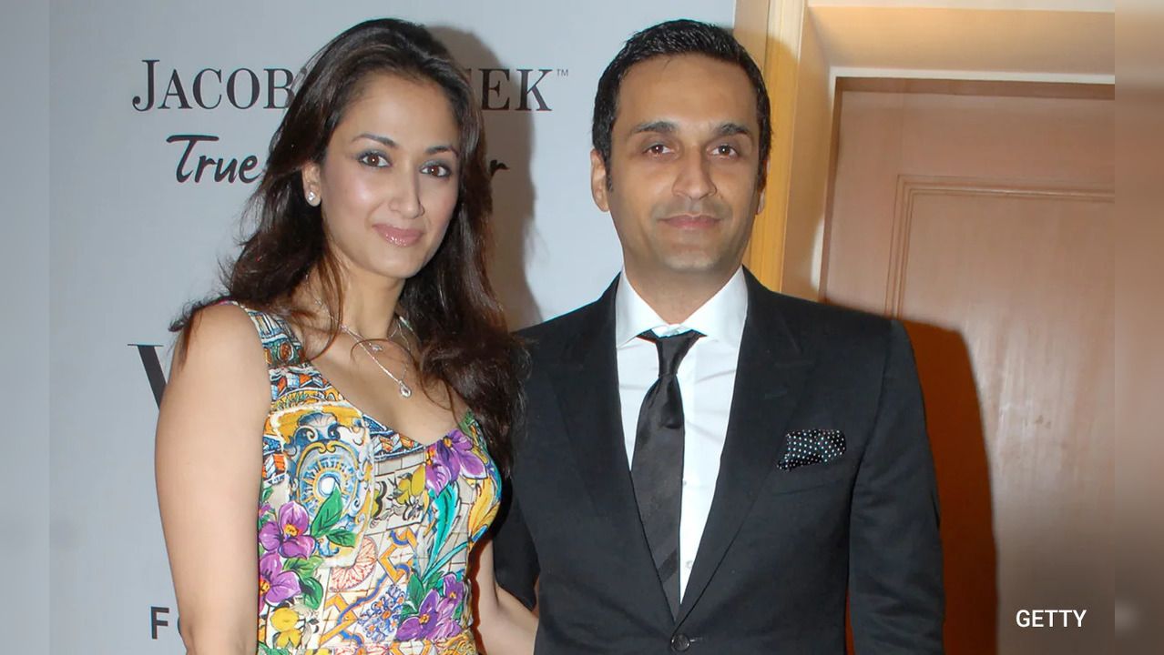 Gayatri Joshi And Vikas Oberoi Safely Return To Mumbai Following Italy Accident