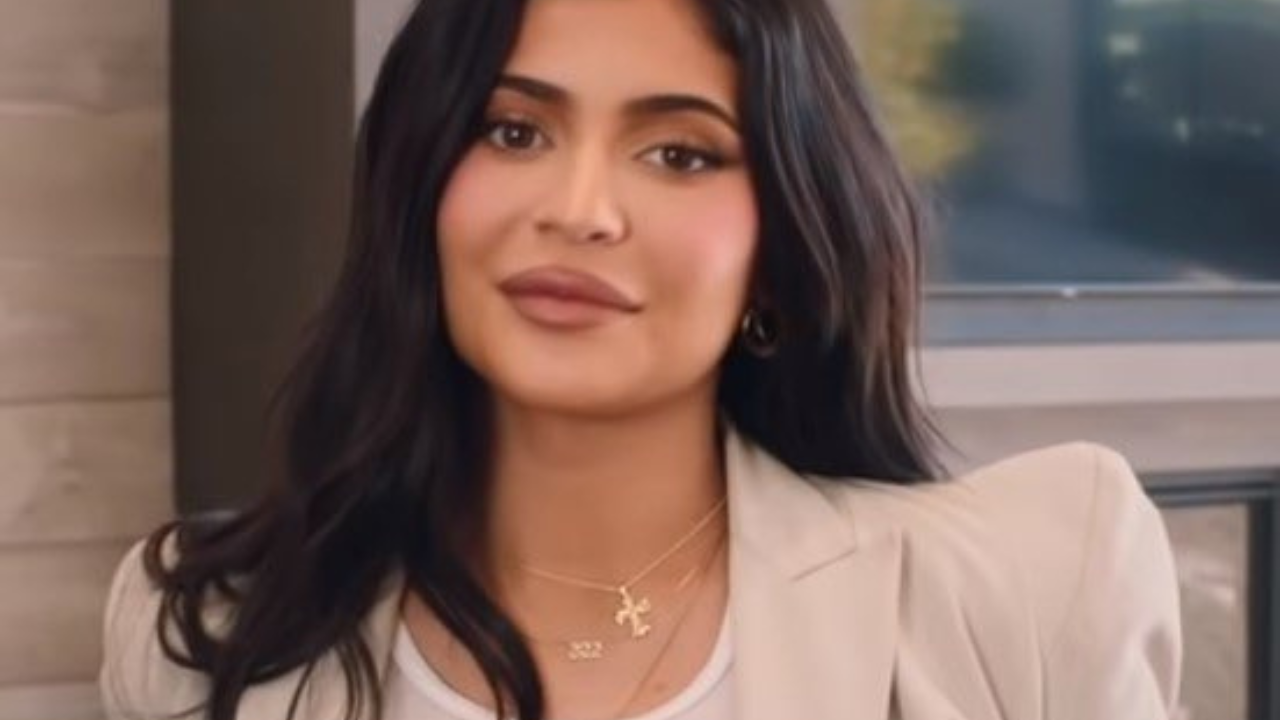 Kylie Jenner Shows Support For Israel Amid Hamas Attack, Deletes ...