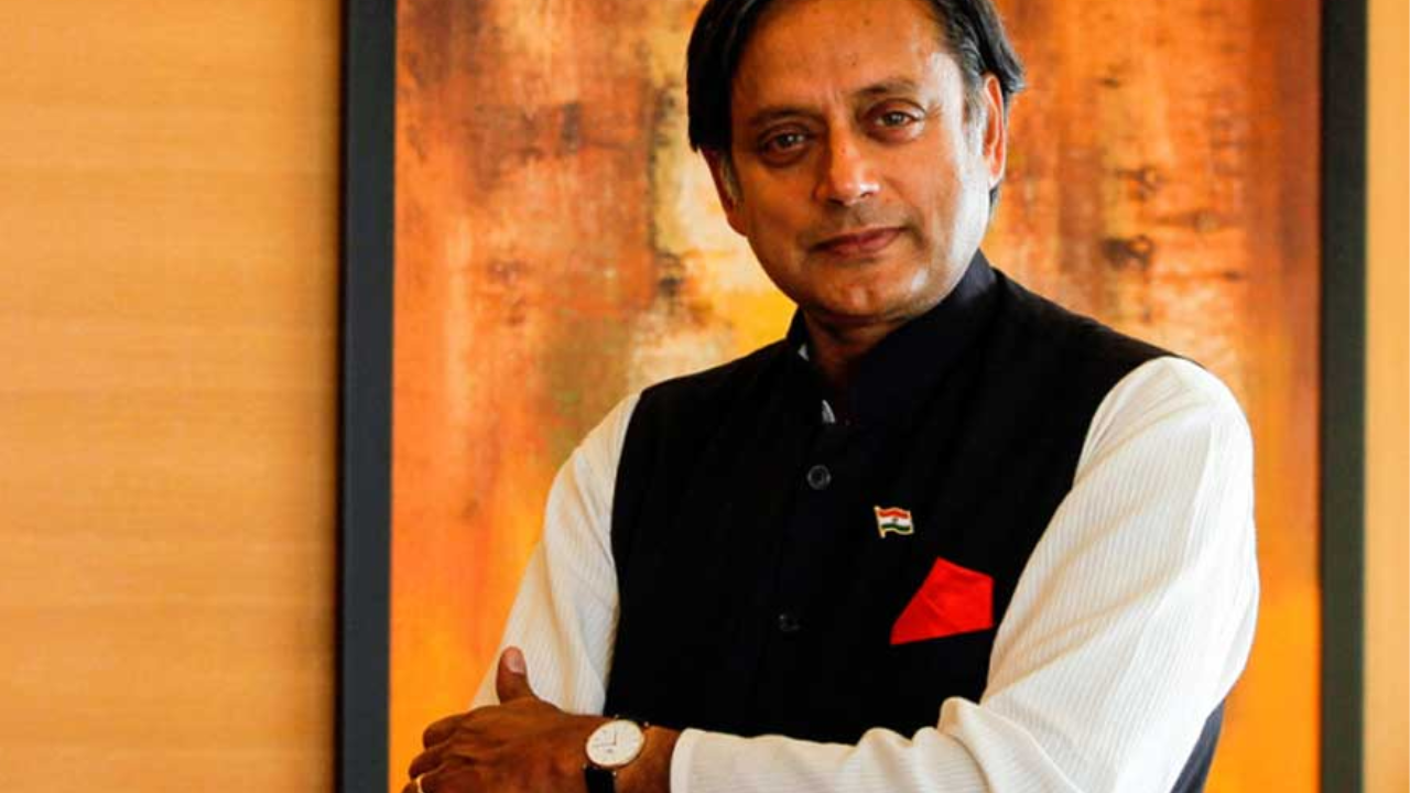 Man asks ChatGPT to write 'approved' in Shashi Tharoor style.