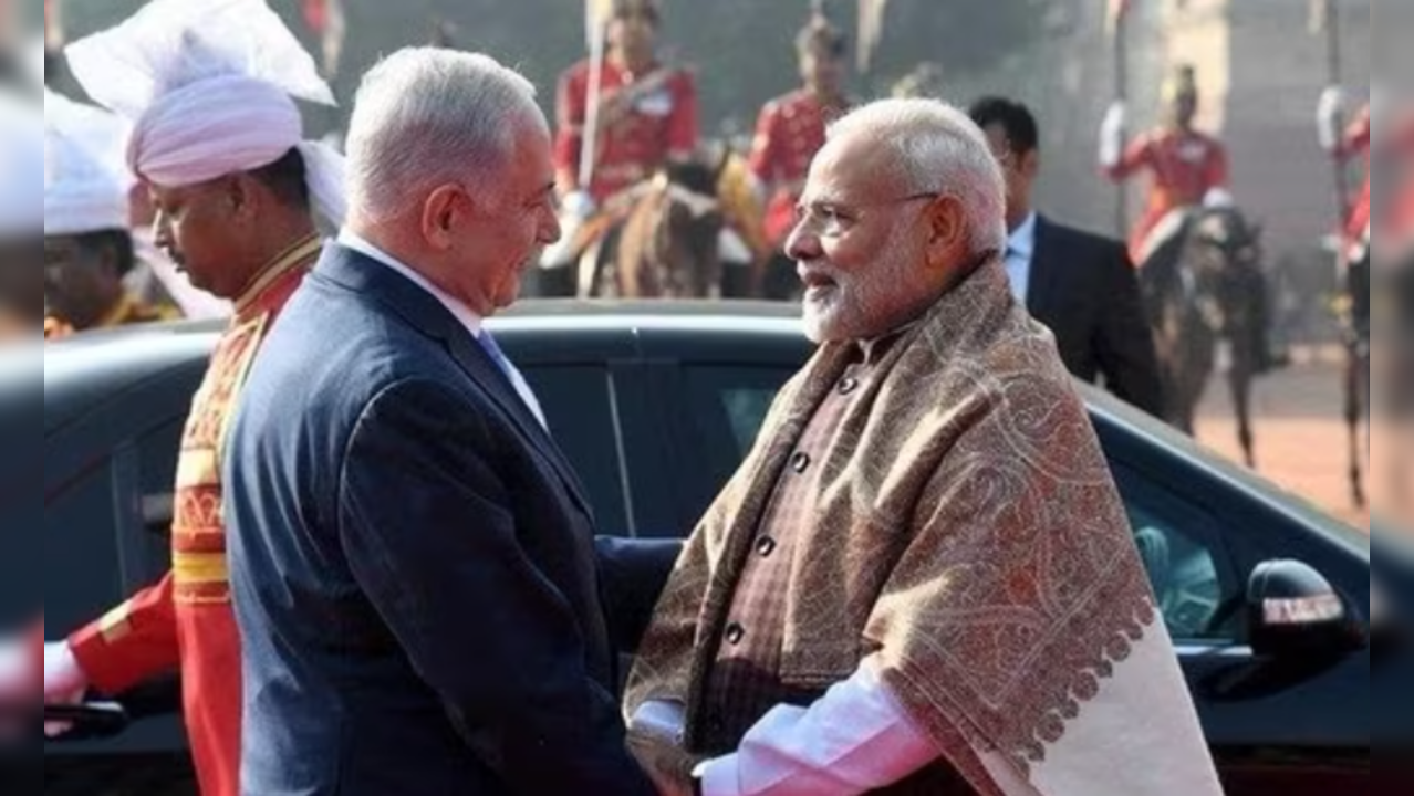 PM Modi said India stands with Israel at this difficult hour, after Hamas attacked Israel on Saturday.(Twitter.com/@netanyahu)