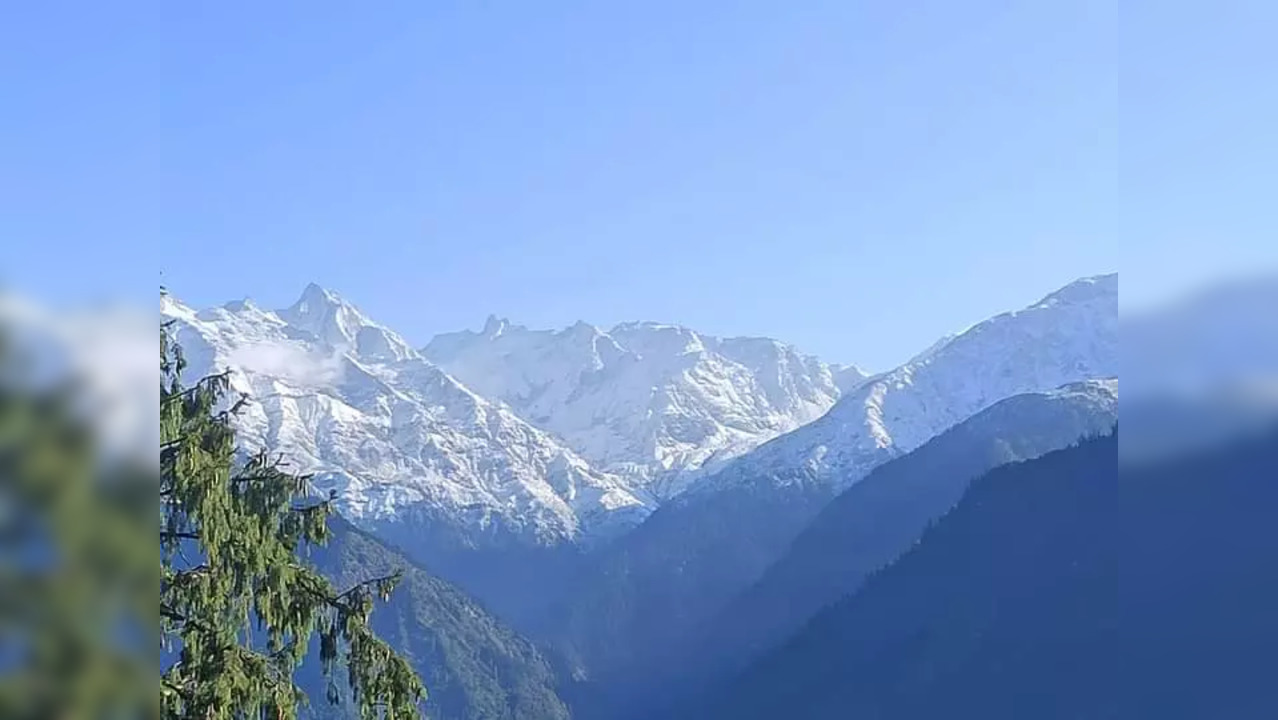 Fresh Snowfall in Marhi, Himachal Pradesh