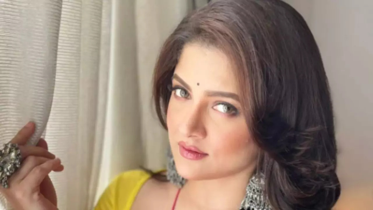 Bengali actress Srabanti Chatterjee's Dance Video From Mumbai Party Goes Viral. WATCH