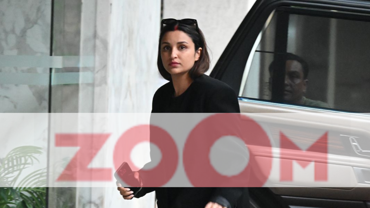 EXCL! Parineeti Chopra Flaunts Sindoor, Chooda As She Gets Papped In Mumbai. PICS