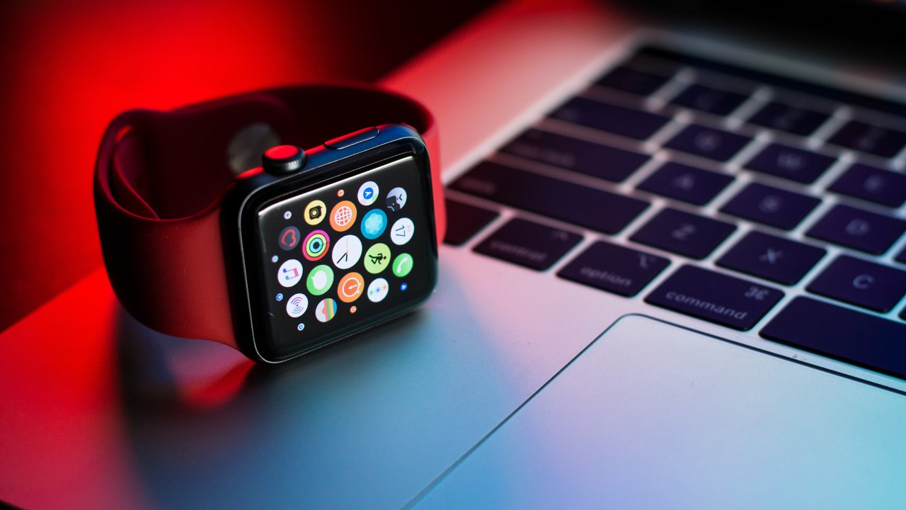 Apple Watch in Crisis? Future Uncertain as Blood Glucose Monitoring and Micro LED Delayed!