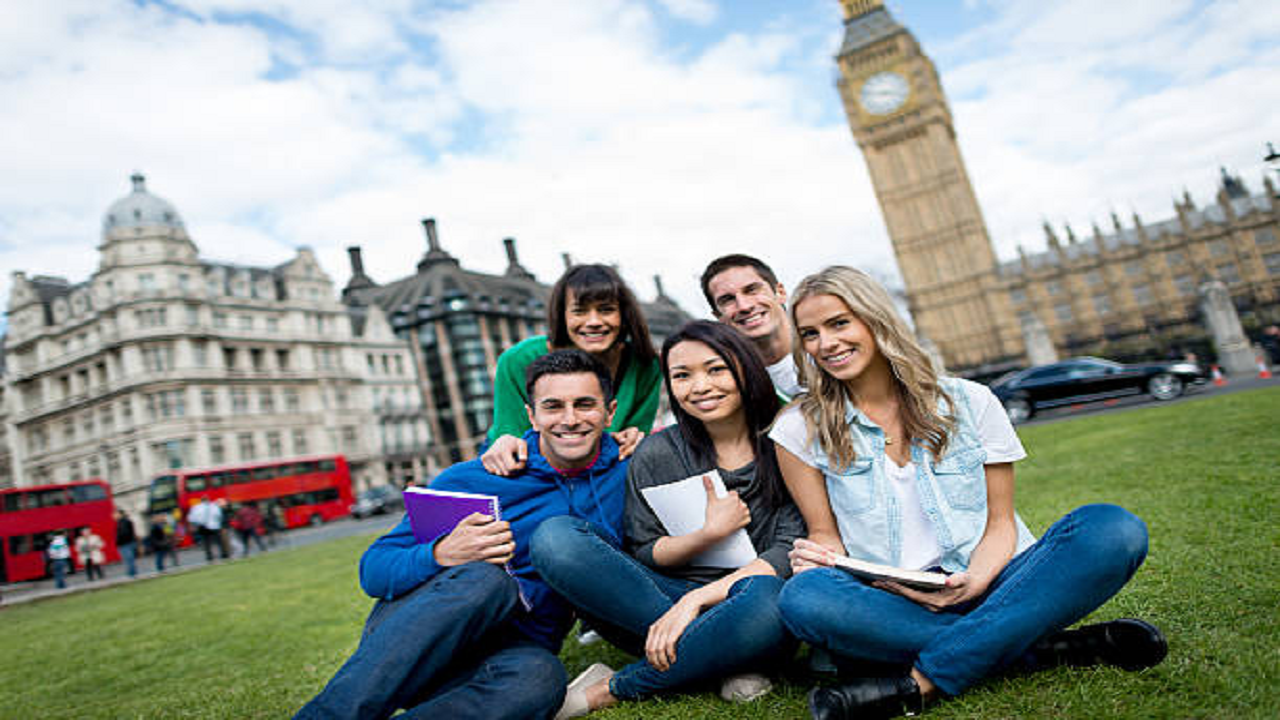 London Mission Offers New Indian Students Advice on Life in UK