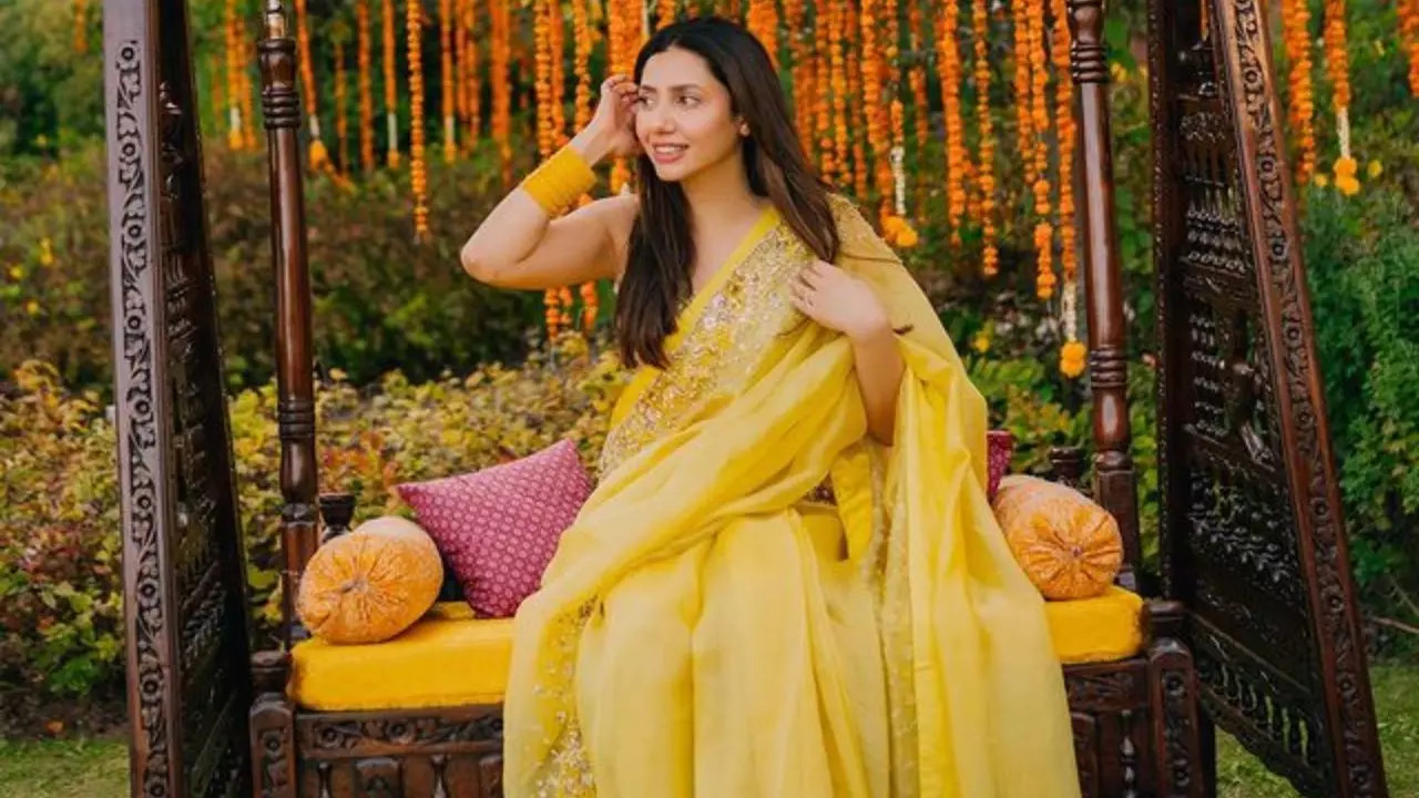 Newlywed Mahira Khan Shares Pics From Mehendi Ceremony. Netizens Say 'Get Over Your Infinite Functions'