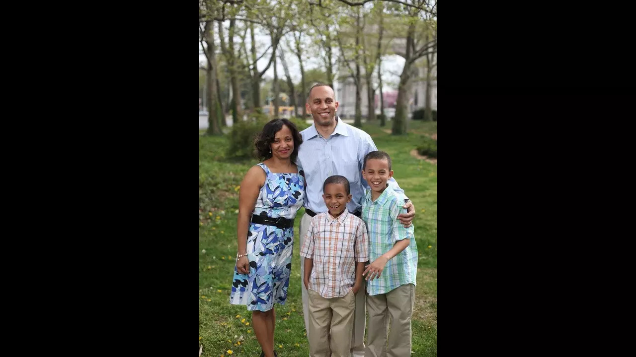 Hakeem Jeffries Family: All About Wife Kennisandra, Uncle Leonard And Children | World News