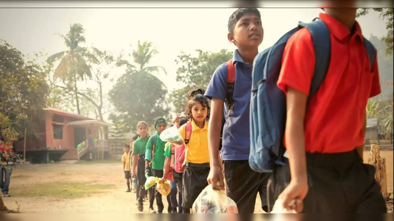 Akshar Foundation School Children recycle single use plastic.