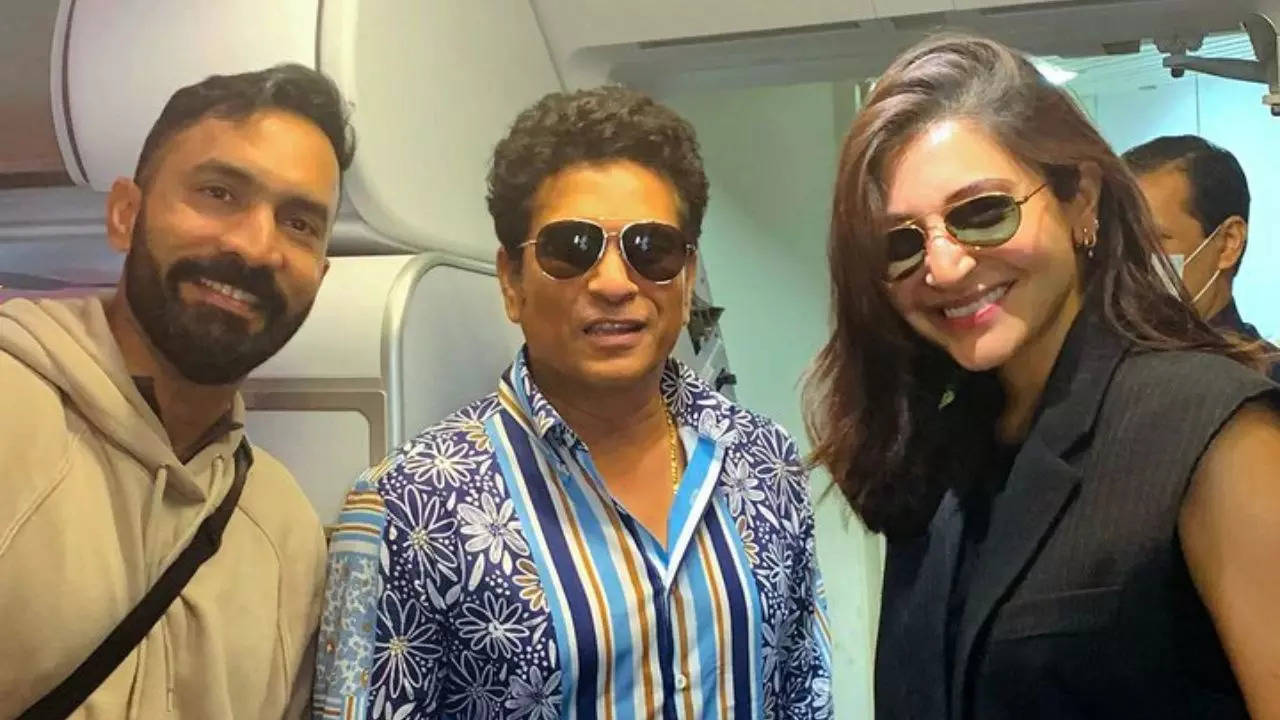 Anushka Sharma Reaches Ahmedabad For India Vs Pakistan World Cup Match Amid Pregnancy Rumours