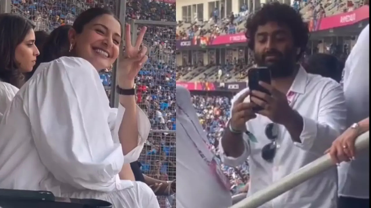 Arijit Singh Asks Anushka Sharma For Photo During India-Pak World Cup 2023. See Her Cute Interaction