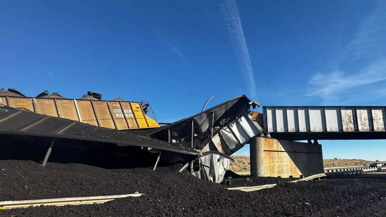 Colorado Train Derailment I25 Near Pueblo Closed, Traffic Impacted