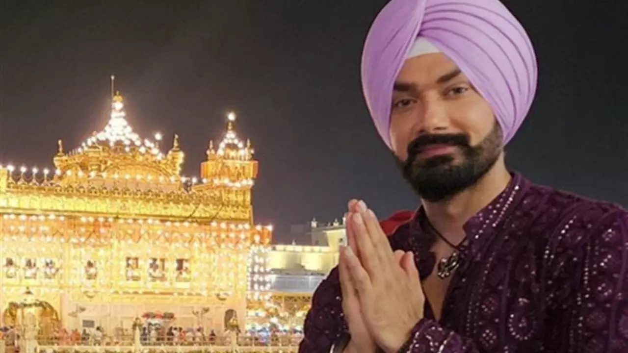 Avinesh Rekhi Visits Golden Temple Ahead Of Ikk Kudi Punjab Di Shoot ...