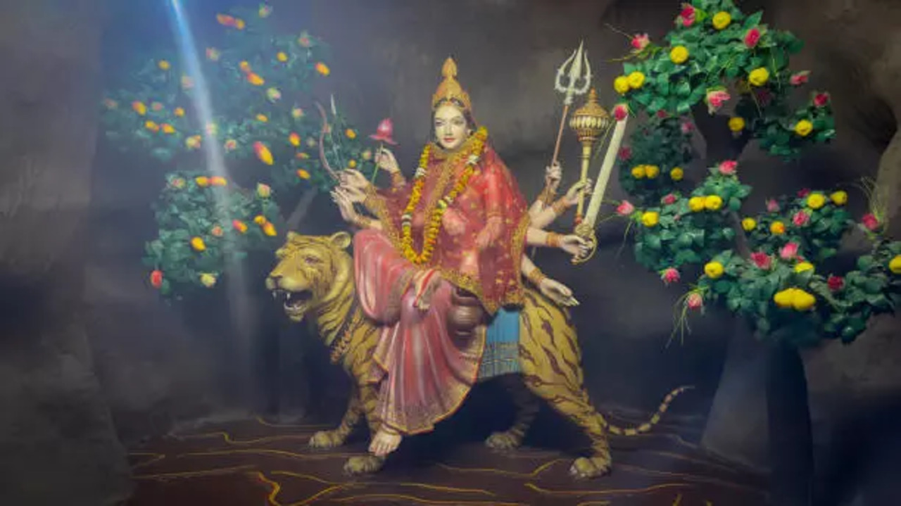 Maa Chandraghanta will be celebrated on the third day of Navratri