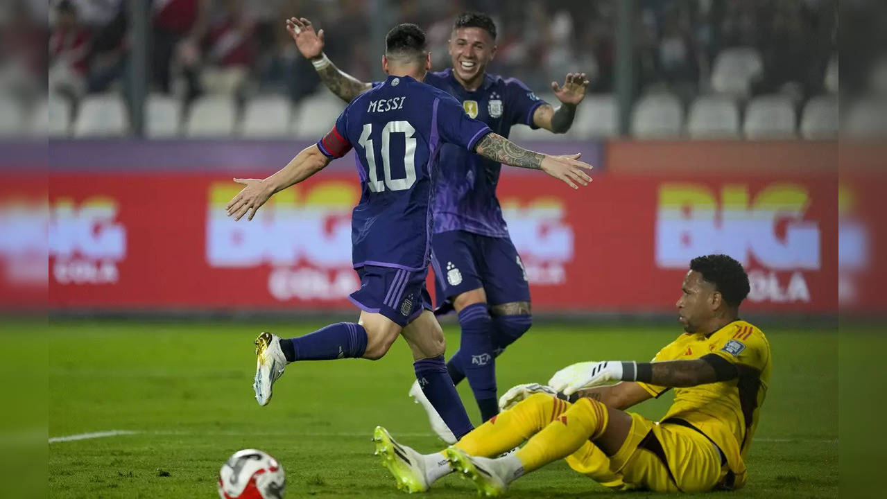 Lionel Messi scores twice as Argentina beat Peru 2-0