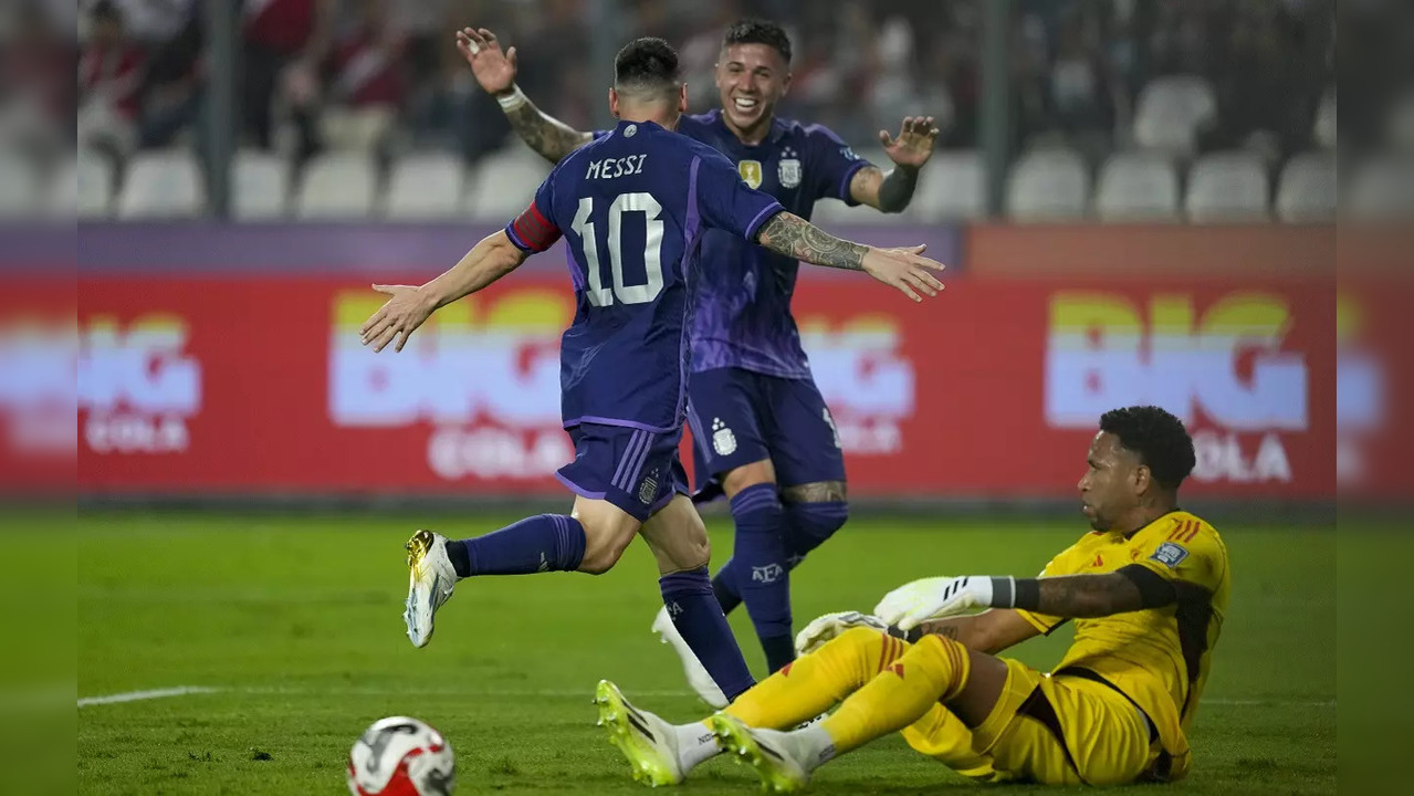 Lionel Messi scores twice as Argentina beat Peru 2-0