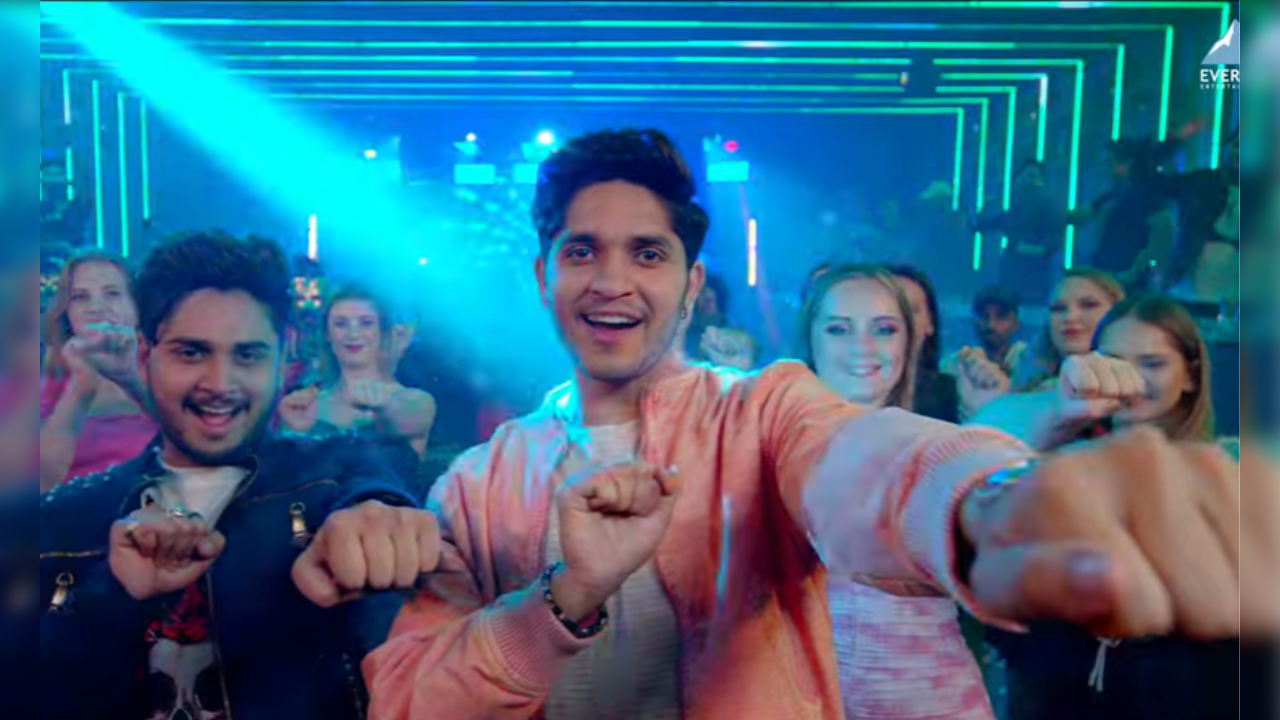 the mood refreshing party song of marathi upcoming movie's  'boys 4' has gone viral