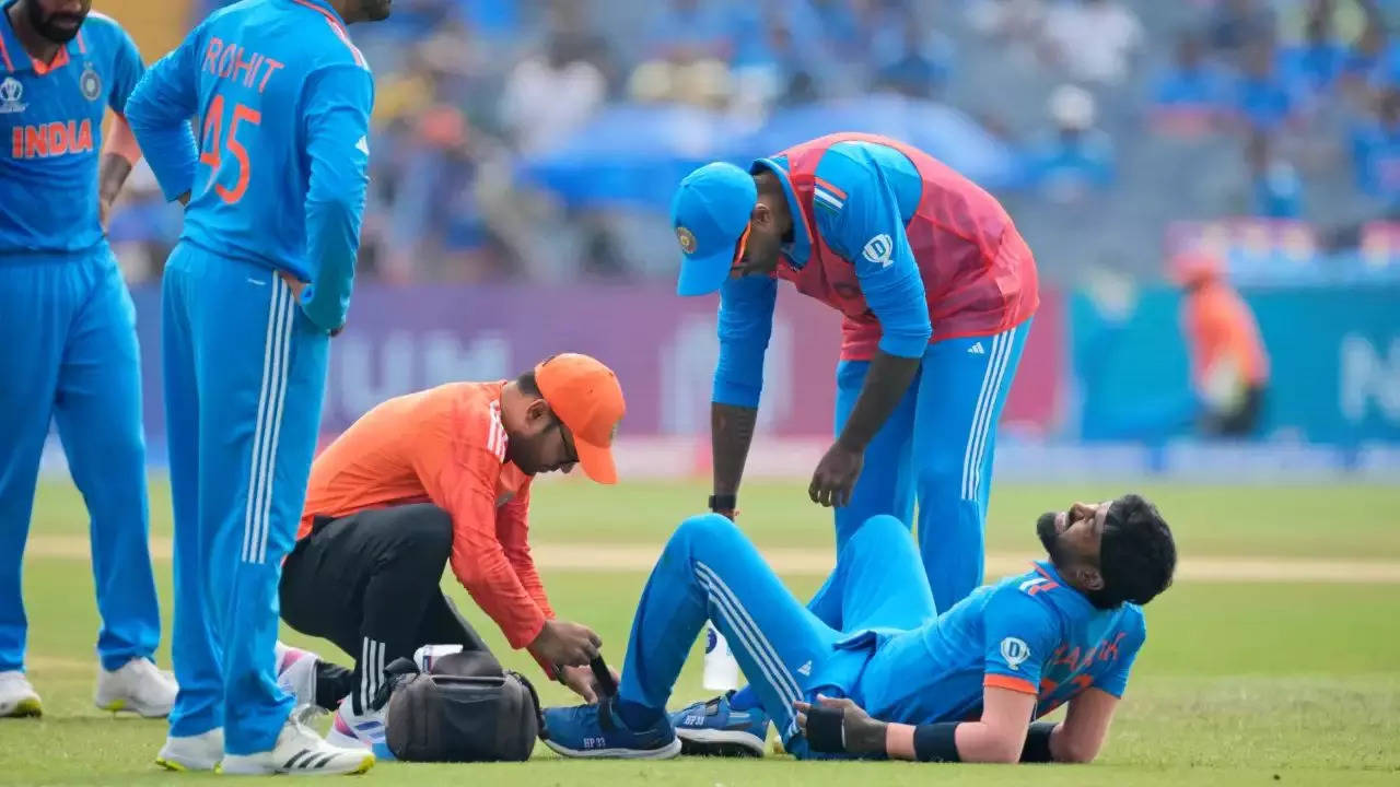 ind vs ban match updates hardik pandya injured