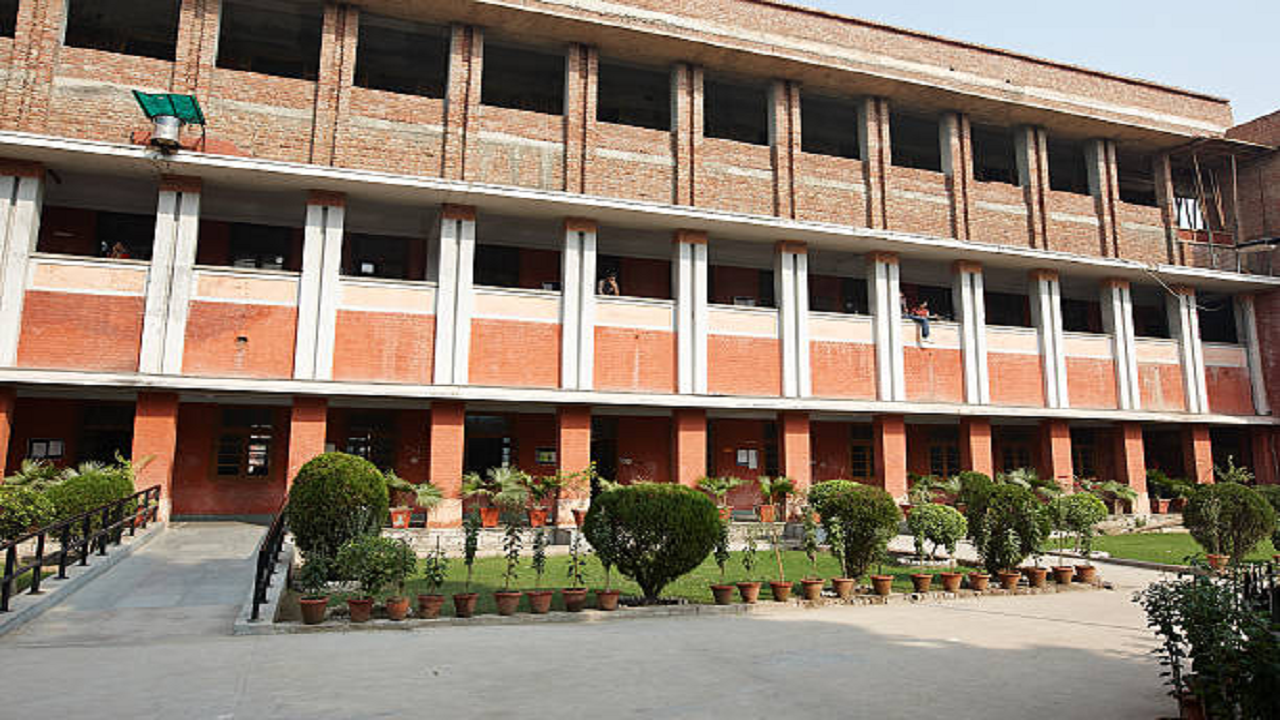 DU: Motilal Nehru College teachers protest over displacement of ad-hoc for permanent hiring