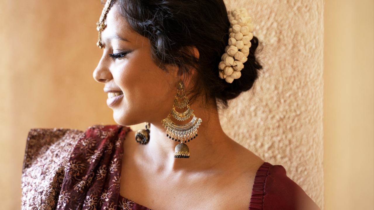 Dermatologist shares tips to wear your festive jhumkas comfortably for long periods of time. Pic Credit: Freepik