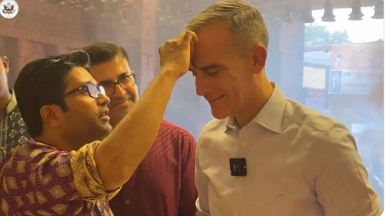 US Ambassador Eric Garcetti Attends Durga puja Pandal In Delhi: Watch