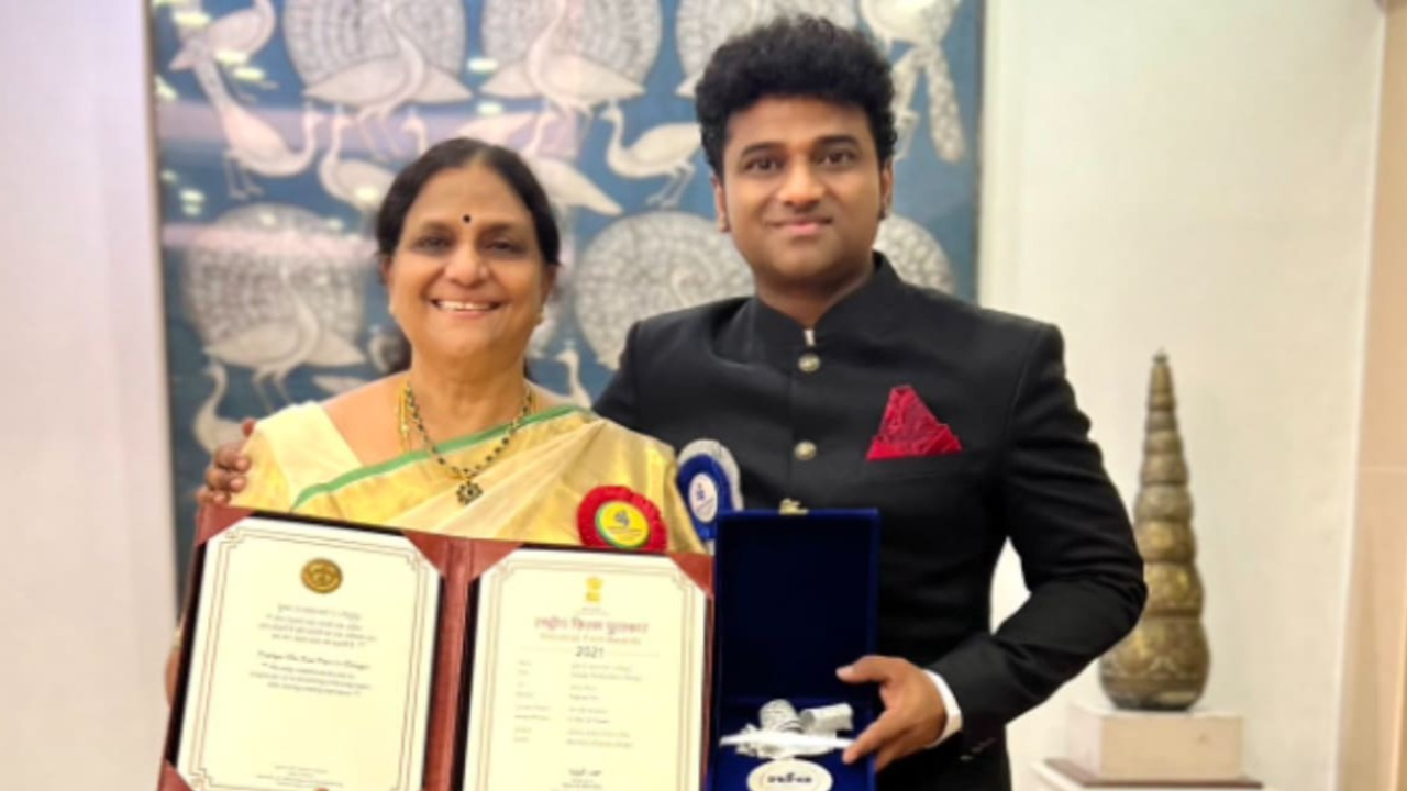 Devi Sri Prasad Recalls Receiving National Film Award For Pushpa, Credits Honour To Mom