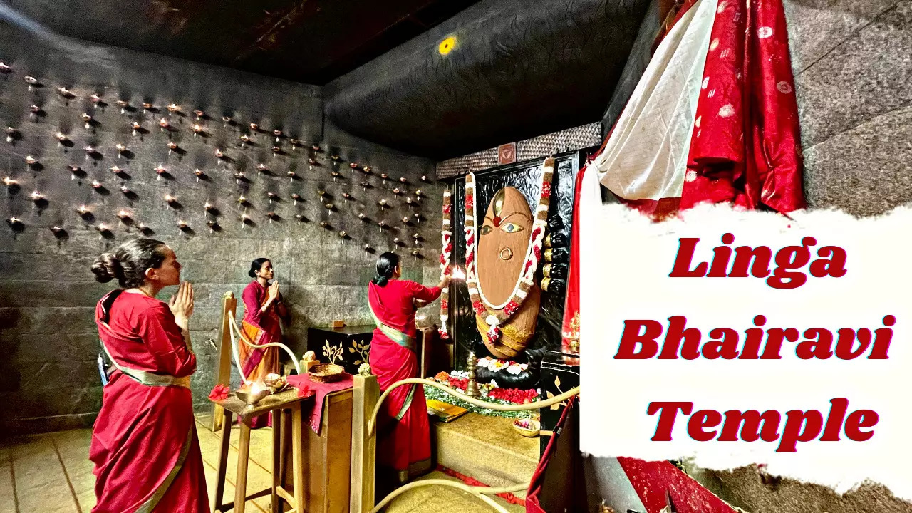 Female Priests Performing Aarti At Linga Bhairavi Temple (Photo: Times Now/Priya Pareek)