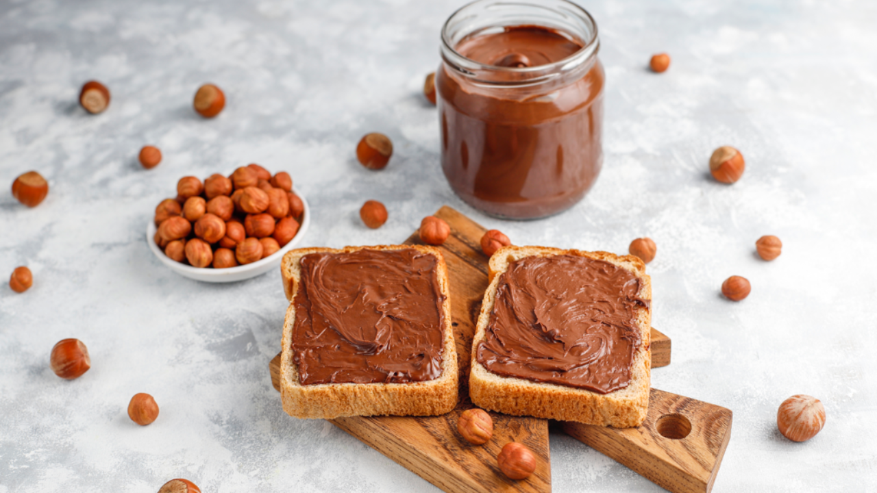 Nutritionist shares a healthy and delicious Nutella recipe with no refined sugar, palm oil or other additives. Pic Credit: Freepik