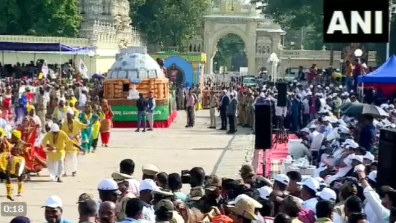 Mysuru Dasara Being Celebrated with Great Pomp Show: Watch