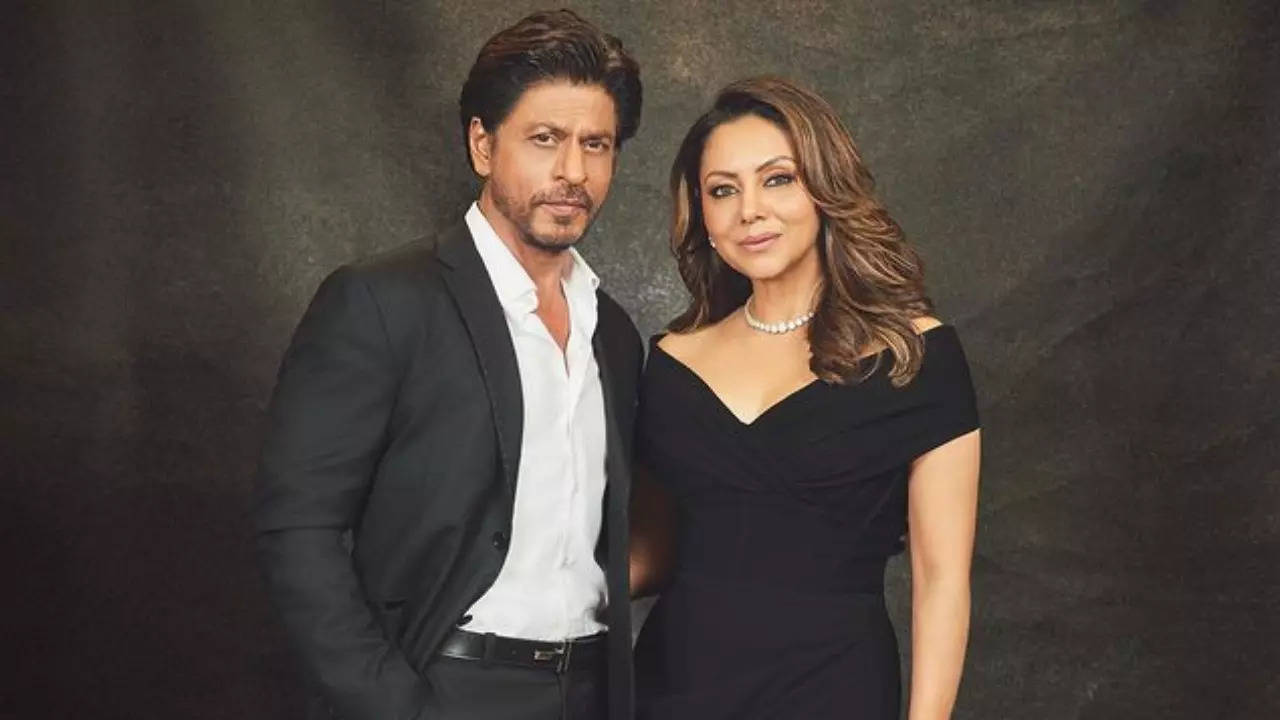 When Shah Rukh Khan Fooled Gauri Khan During Honeymoon Paris Bolke Hindi News Times Now 