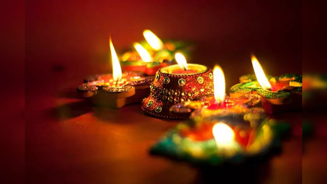 Why 13 Diyas are lit during Diwali?