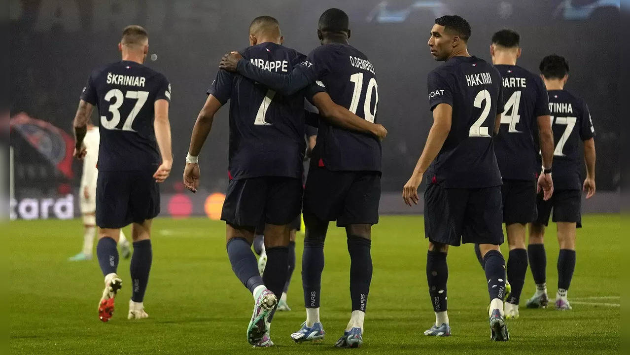 PSG beat AC Milan 3-0 in Champions League