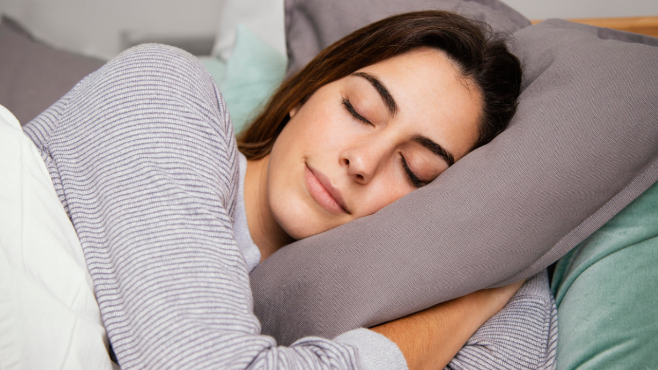 How your sleeping position can cause facial wrinkles and uneven lip shape. Pic Credit: Freepik