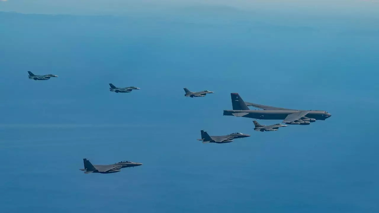 Chinese fighter jet nearly crashed into an American B-52 bomber