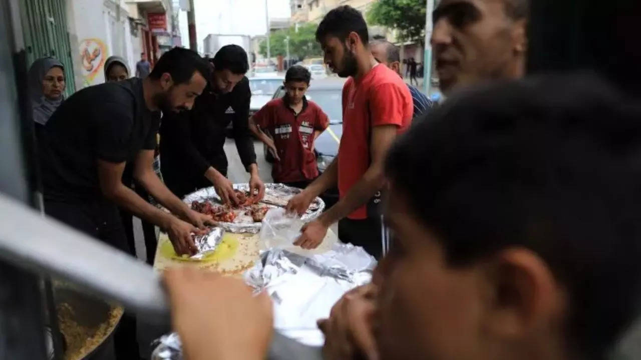 'Feeding Hope': In Middle Of War, Displaced Cook Supports 50 Palestinian Families With Food