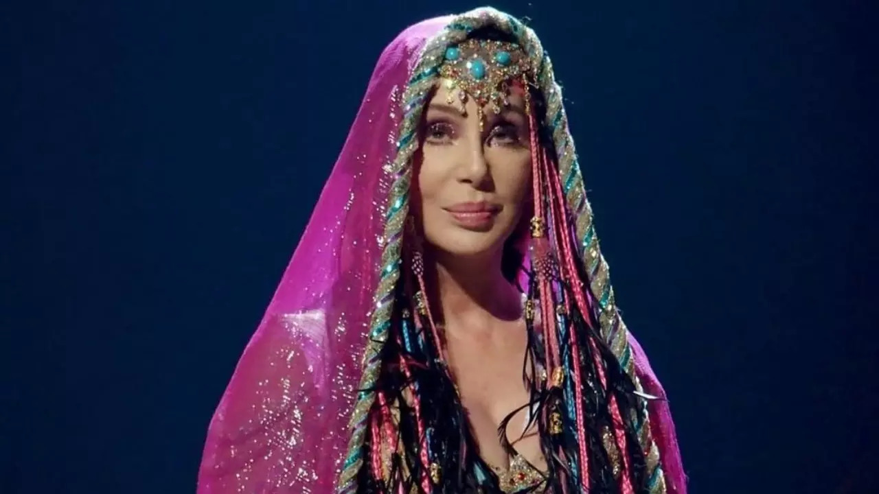 Cher DOES NOT Like Her Own Voice