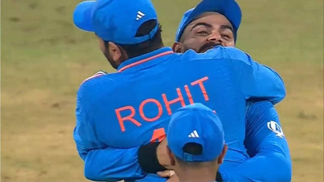 WATCH: Virat Kohli, Rohit Sharma Share Warm HUG After Mohammed Dismisses Moeen Ali; Video Goes Viral