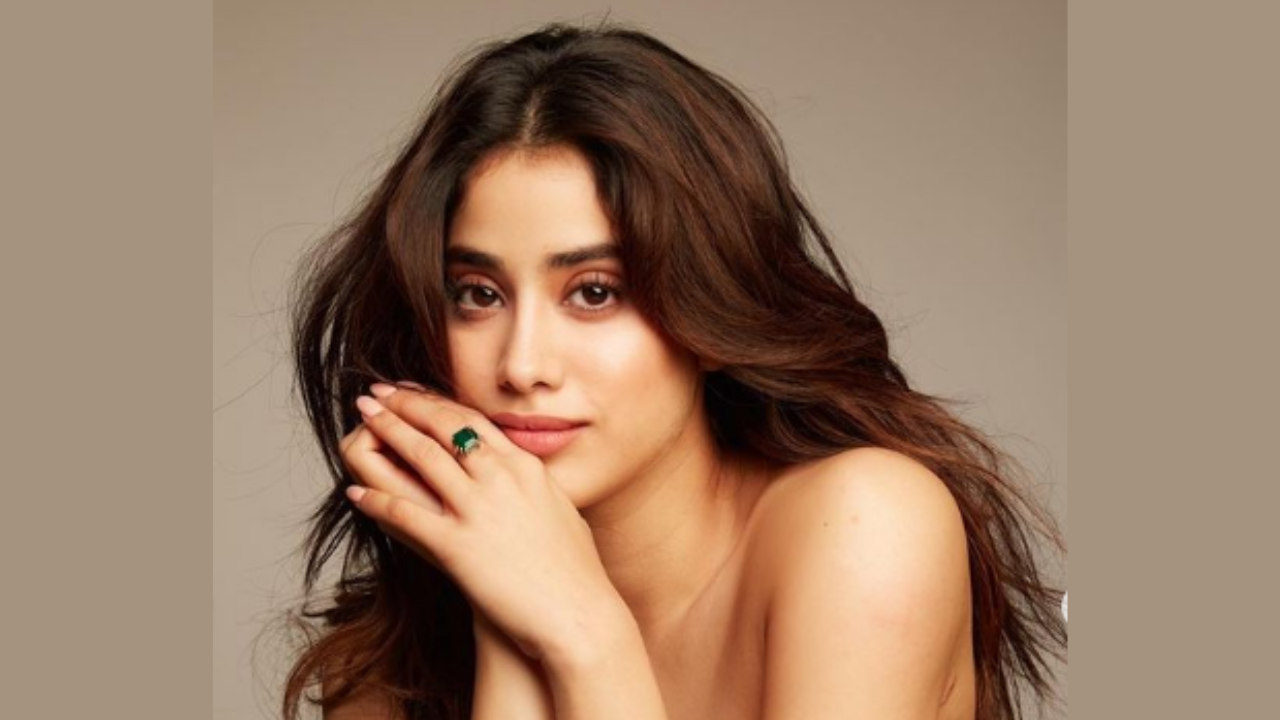 Janhvi Kapoor uses these 3 kitchen ingredients as her face pack for soft and glowing skin. Pic Credit: Instagram