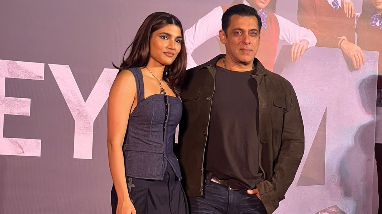 Farrey Trailer Launch: Salman Khan Brings Up Aamir, Shah Rukh In Career Advice For Niece Alizeh Agnihotri | Hindi News, Times Now